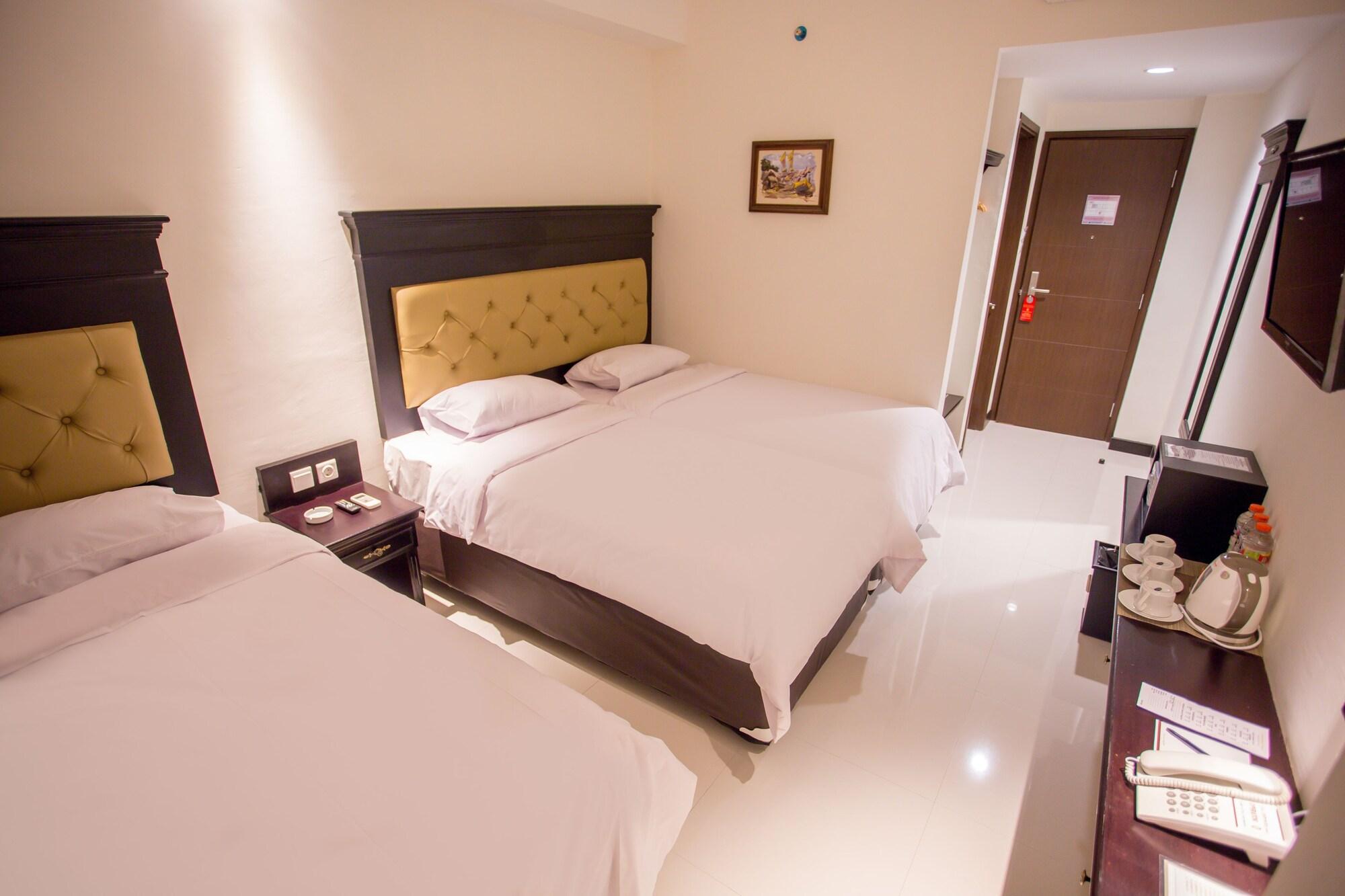 Same Hotel Malang Eksteriør billede