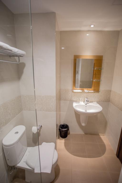 Same Hotel Malang Eksteriør billede