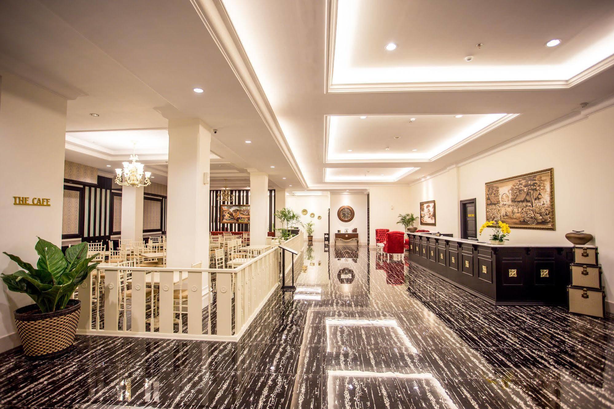 Same Hotel Malang Eksteriør billede